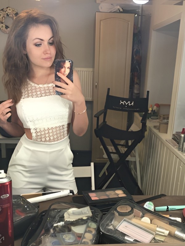 Индира привлекательная девушка из Тобольска цена от 10000 руб