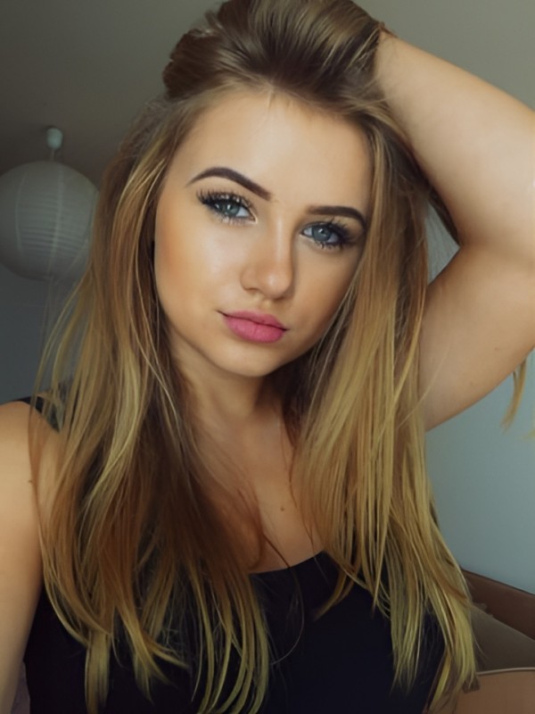 Рада привлекательная девушка из Тобольска цена от 1500 руб